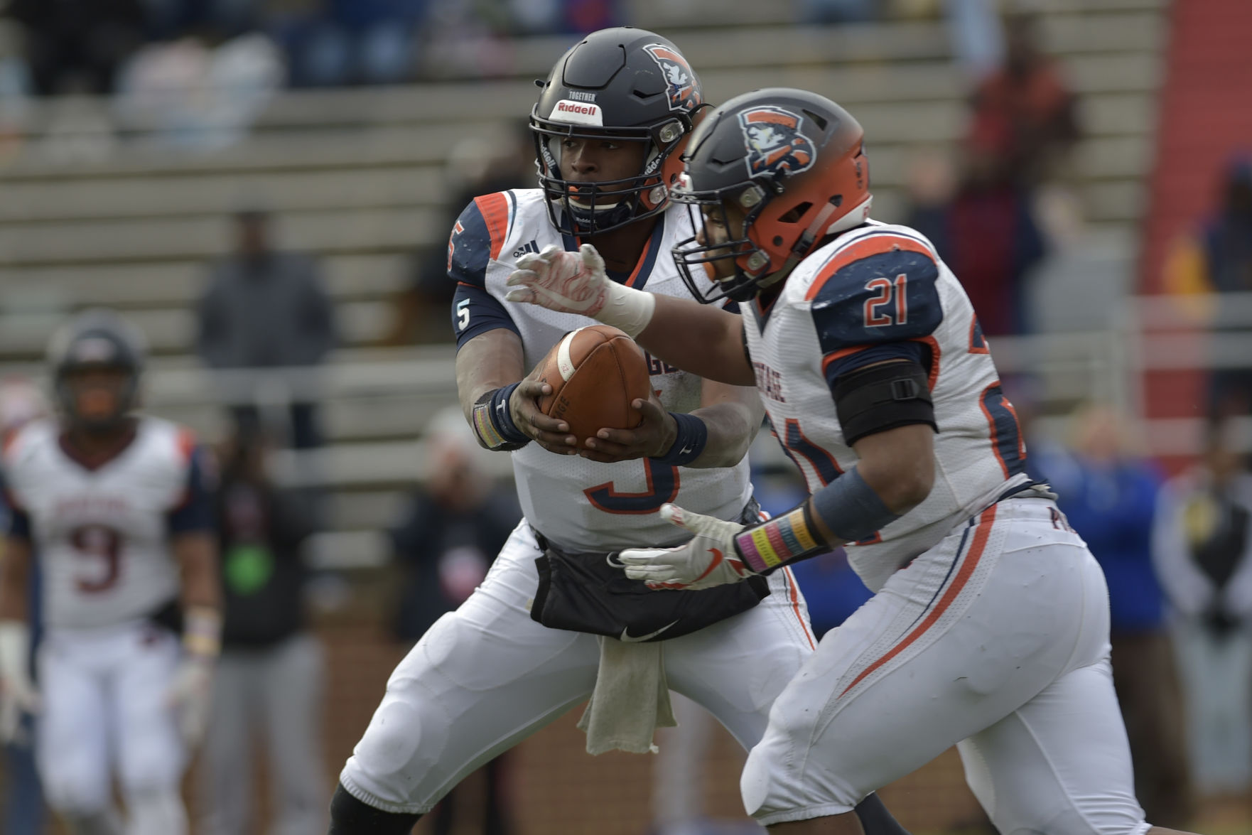 LNA 12092018 Heritge High Wins55.JPG